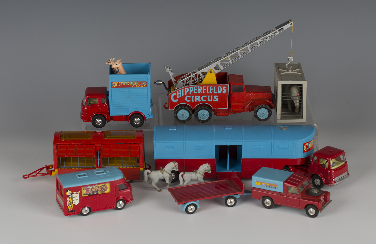 ☆美品☆CORGI CLASSICS チッパーフィールズ AECポールトラック Amazon.co.jp: Corgi クラシックチッパーフィールズ AECポール