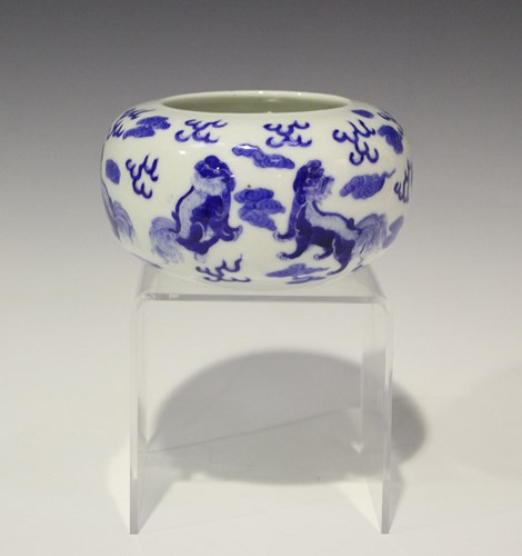 LOT 1194