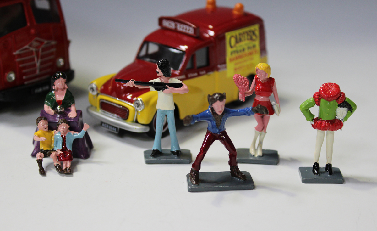 Corgi Classic N°31702 Famous Funfair – Camion Caravane 1:50, Fête Foraine, 1996