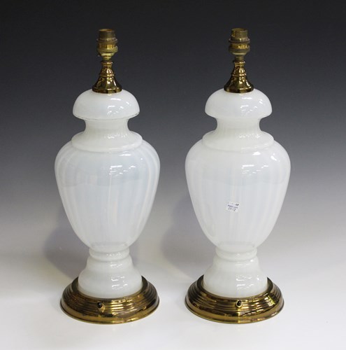 LOT 2572