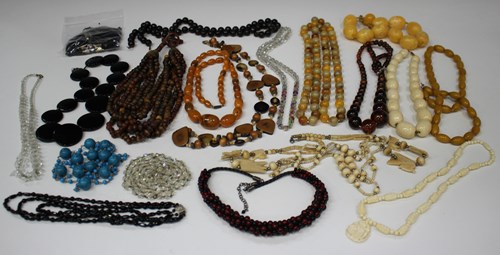 LOT 682