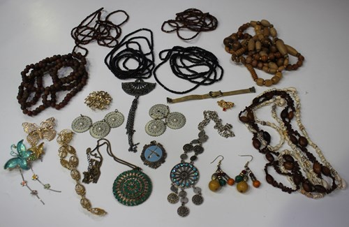 LOT 685