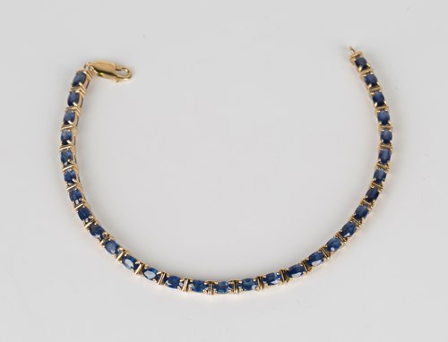 LOT 689