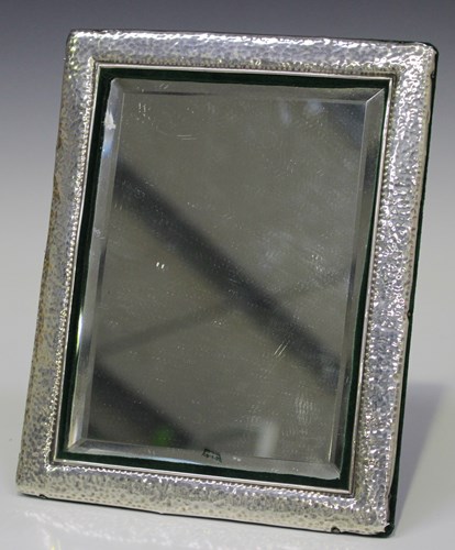 LOT 319