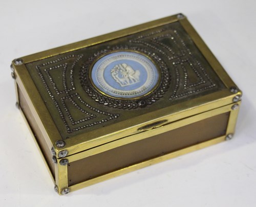 LOT 2561