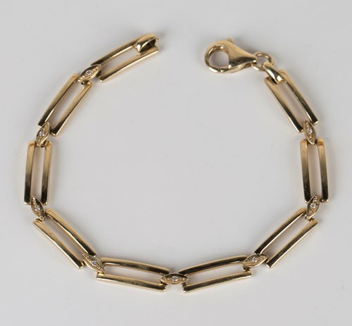LOT 695