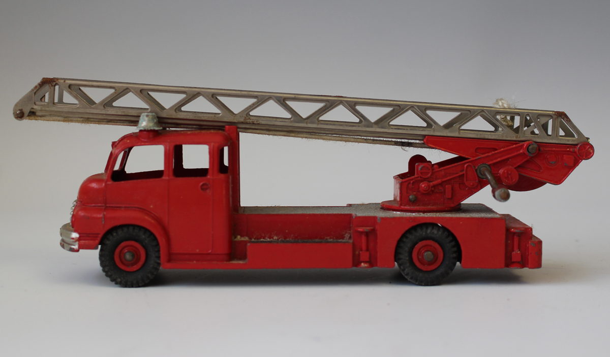 DINKY TOYS GB 956 TURNSCAPE FIRE ESCAPE POMPIERS BON ETAT D ORIGINE ET