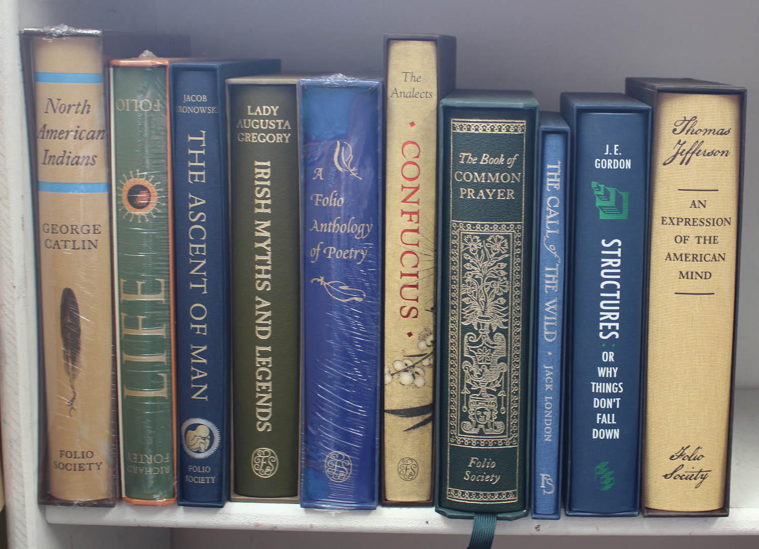 FOLIO SOCIETY (publisher). The Bible, with the Apocrypha FOLIO SOCIETY (publisher). The Bible, with the Apocrypha