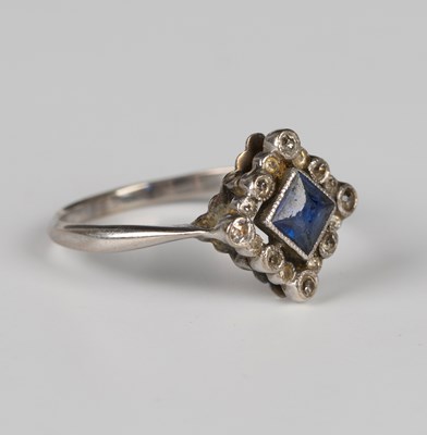 LOT 695