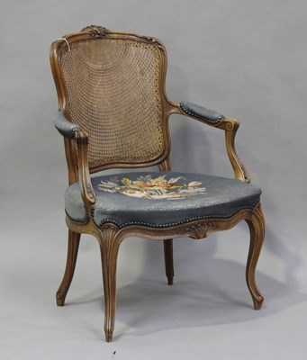 LOT 2082