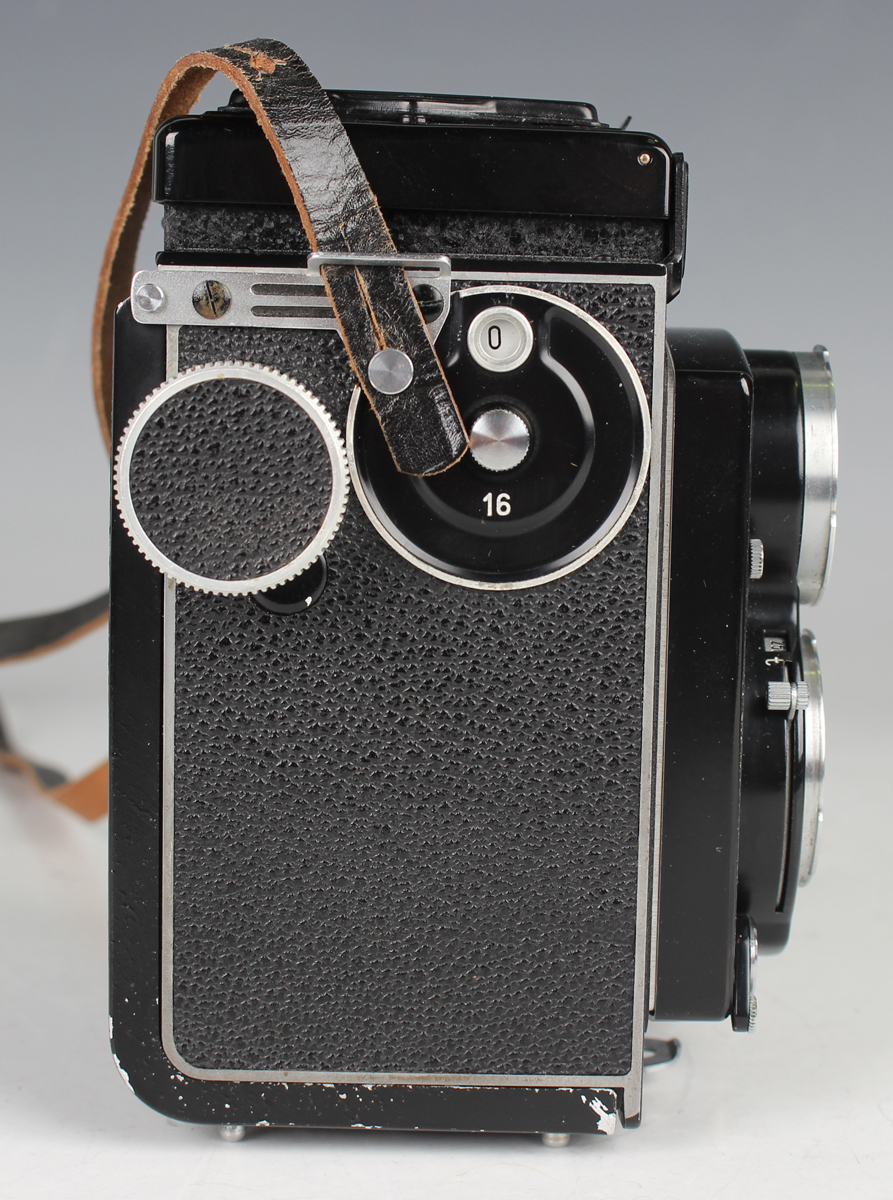 A Franke & Heidecke Rolleicord Va (Type 1) twin lens reflex camera
