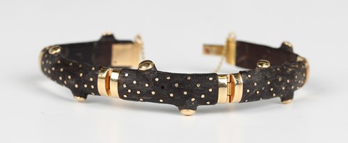 LOT 582