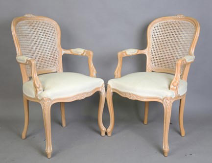 LOT 2209