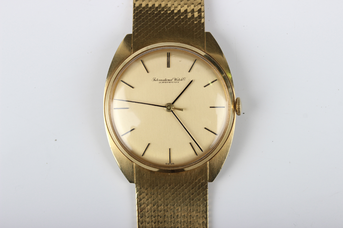 An International Watch Co Schaffhausen 18ct gold gentleman's bracelet ...