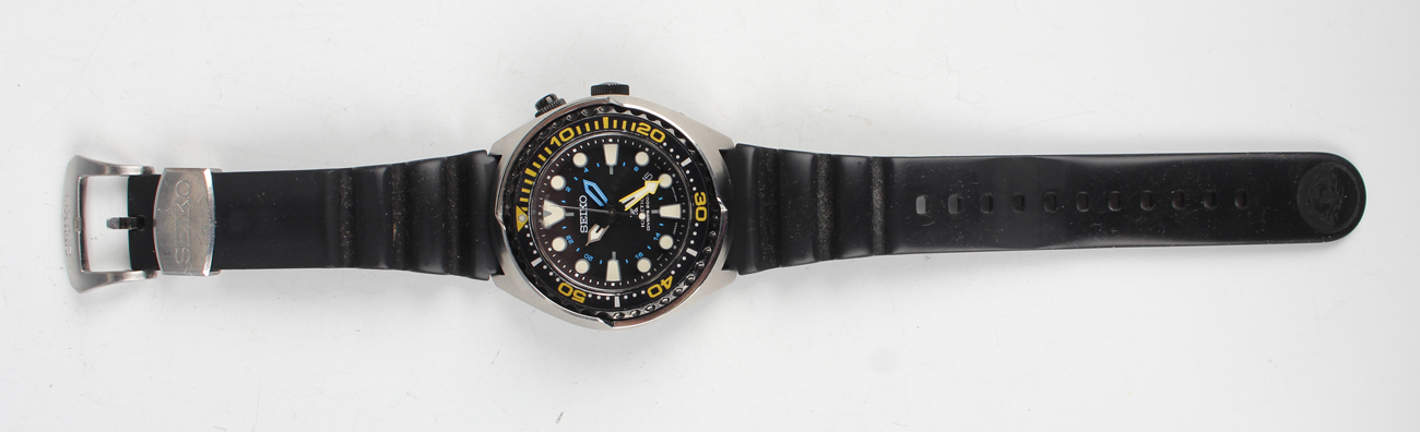 時計 SEIKO KINETIC Diver's 200m Seiko Prospex Kinetic GMT Diver's 200m Watch Hands-On