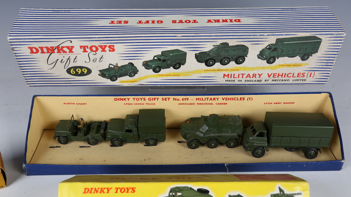 DINKY TOYS GB. ARMOURED PERSONNEL CARRIER
