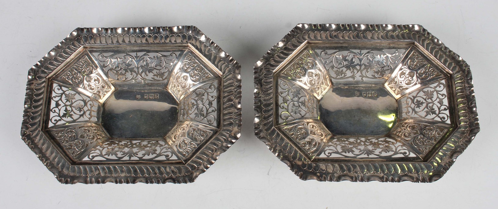 LOT 384