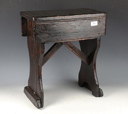 LOT 2577