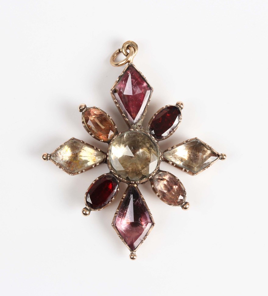 LOT 751