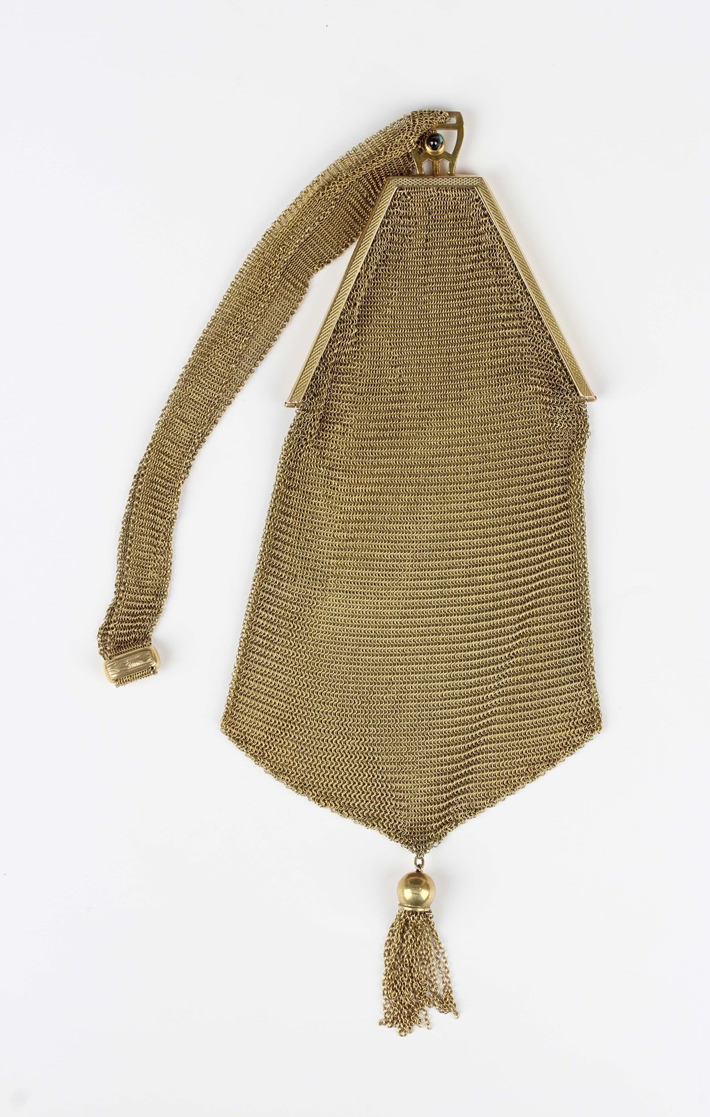 LOT 560