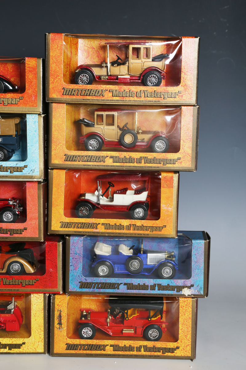 JM ROULET GUIDE MATCHBOX - TOUS LES MODELES YESTERYEAR 1956