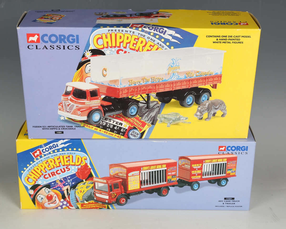 コーギー　Corgi Chipperfields Circus 箱入り　英国 Corgi Chipperfields Circus Articulated Horse Box 1130. For