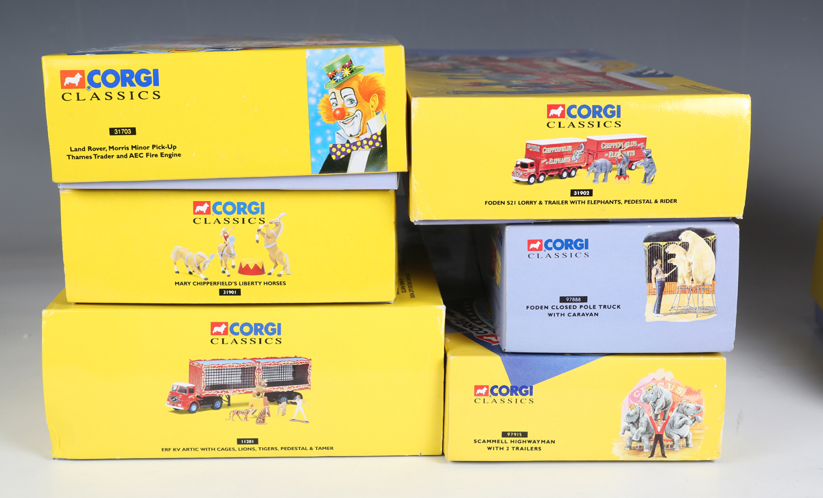 ☆美品☆CORGI CLASSICS チッパーフィールズ AECポールトラック Nineteen Corgi Classics Chipperfields Circus vehicles