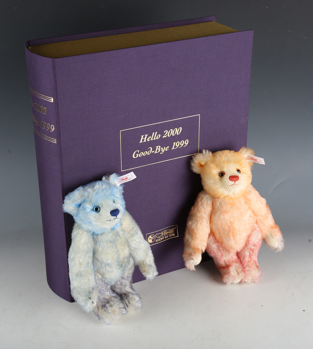 Three Steiff limited edition sets, comprising No. 654497 1989-1993