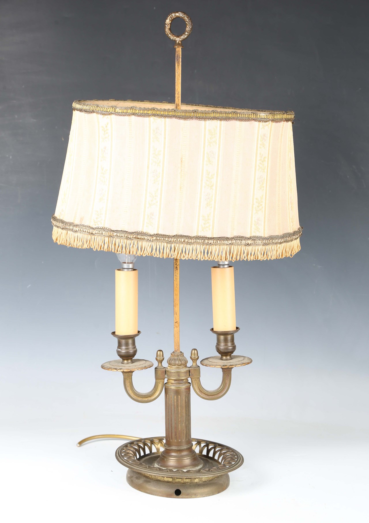 LOT 2585