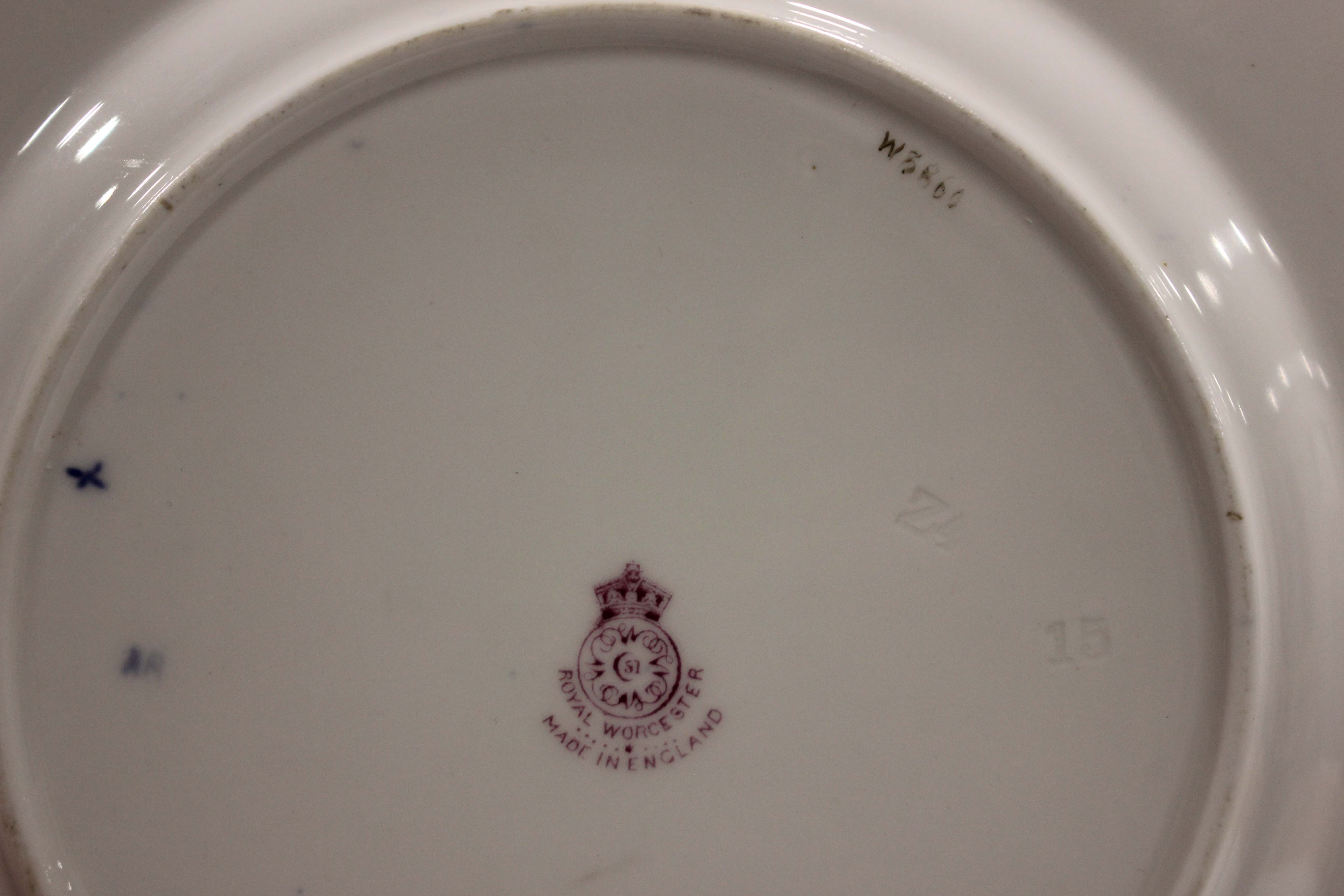 A Royal Worcester cabinet plate, dated 1925, painted by R