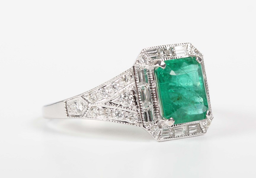LOT 570