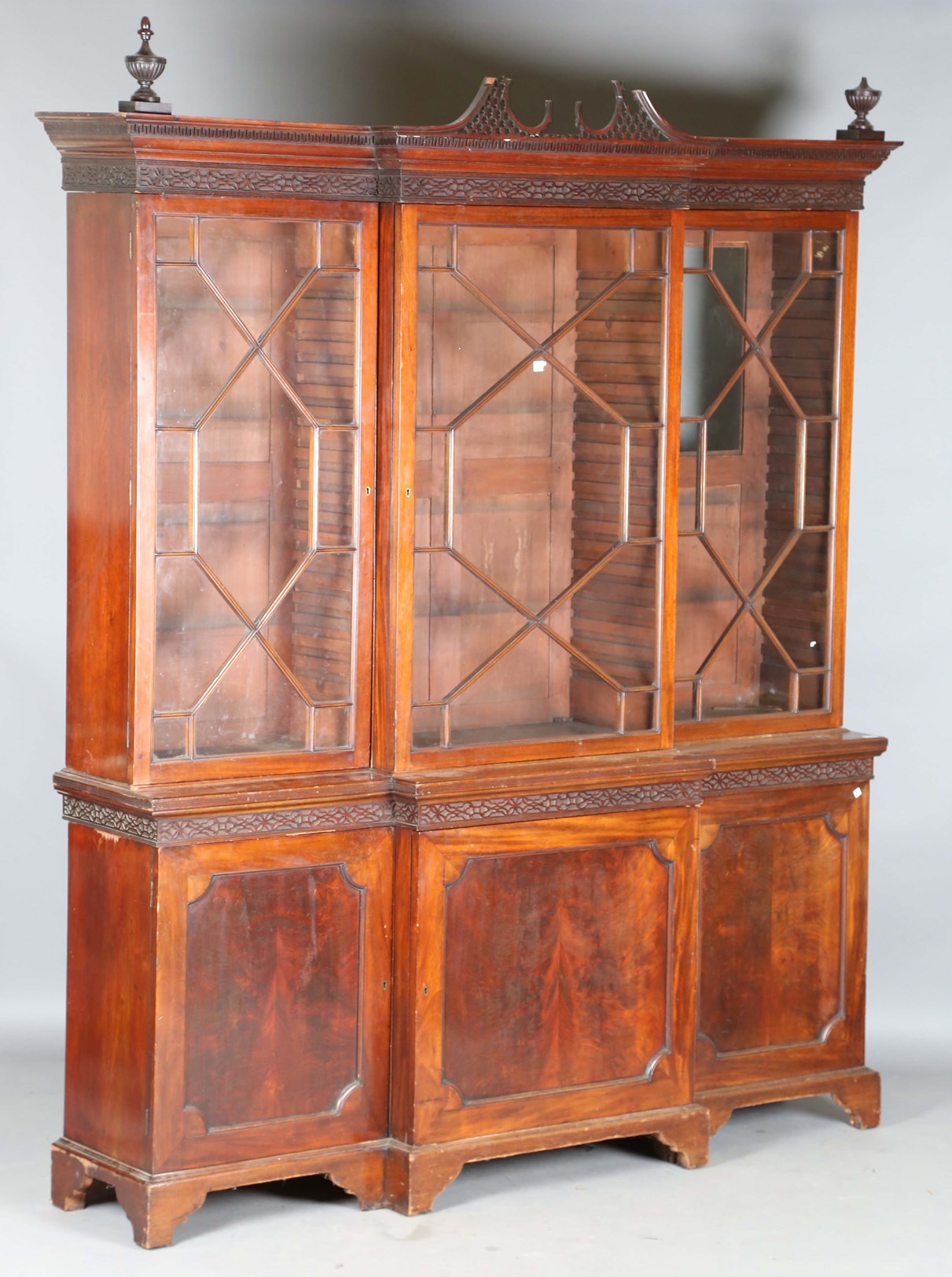 LOT 2110
