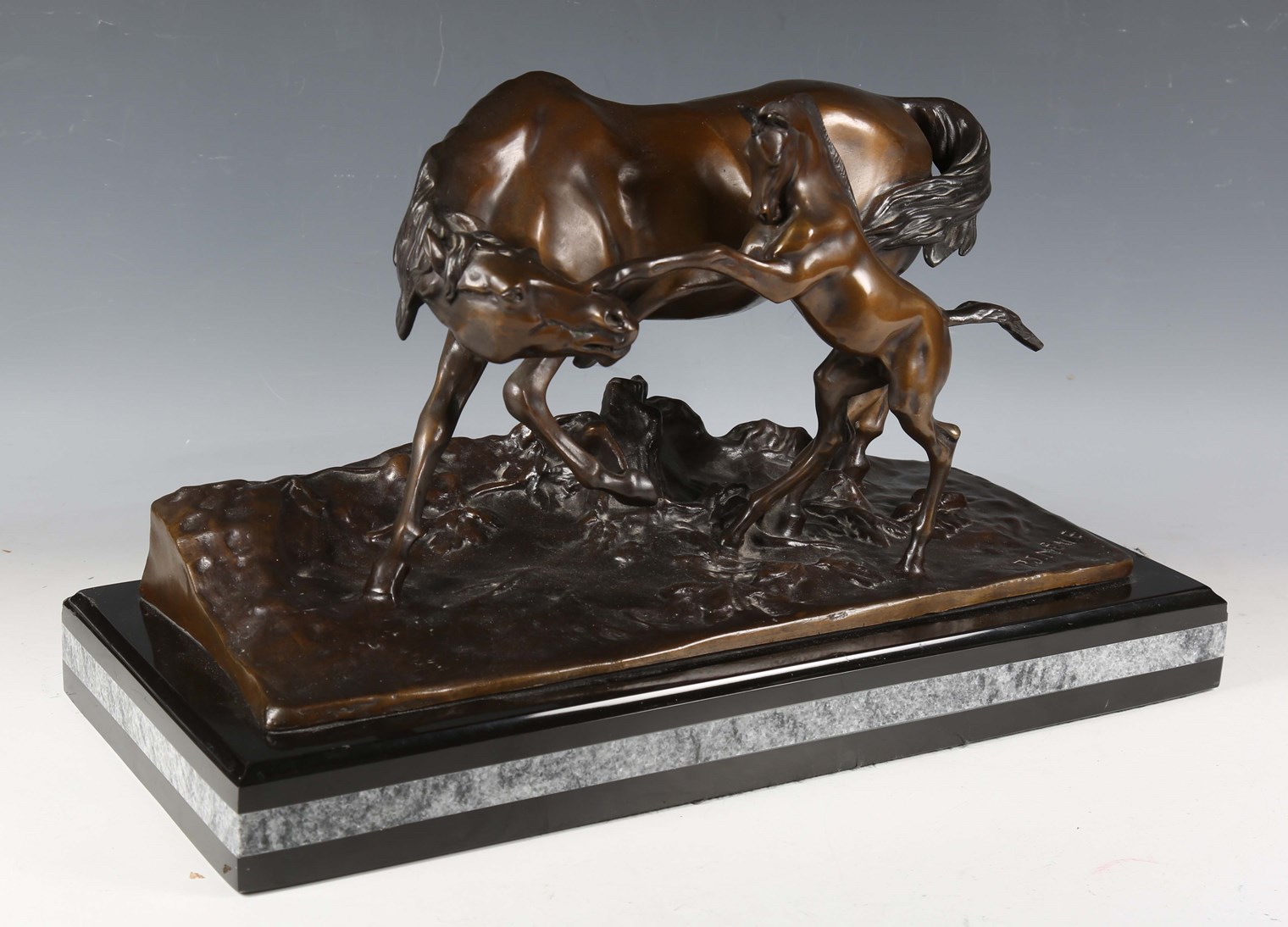 LOT 2552