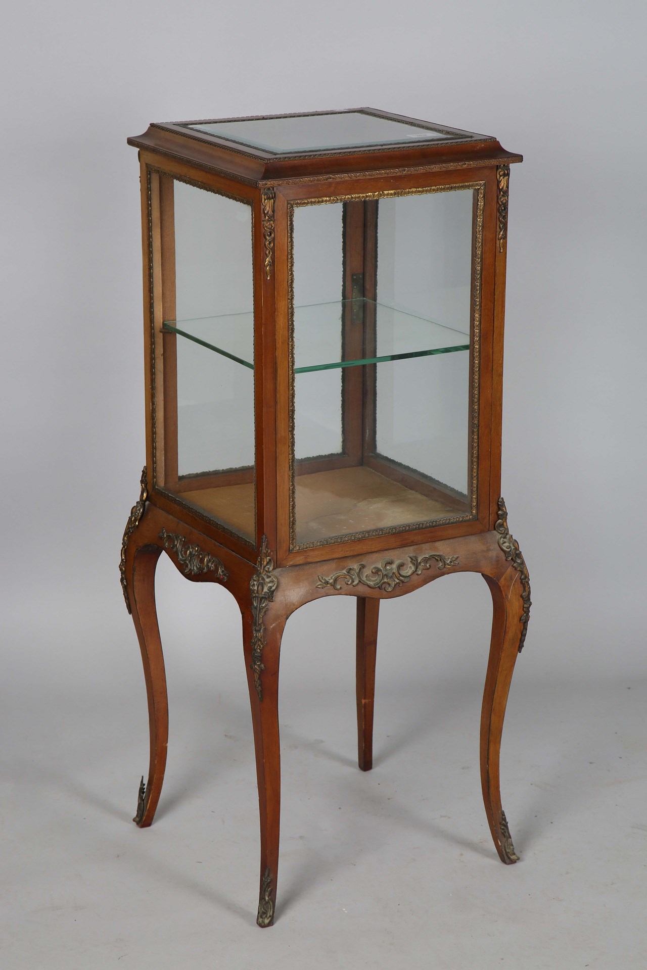 LOT 2028
