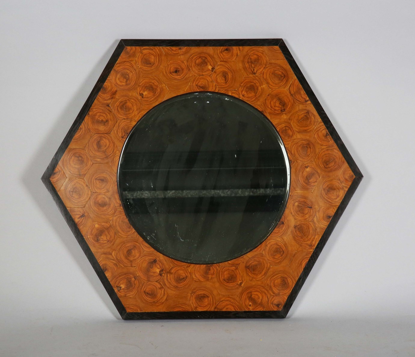 LOT 2082