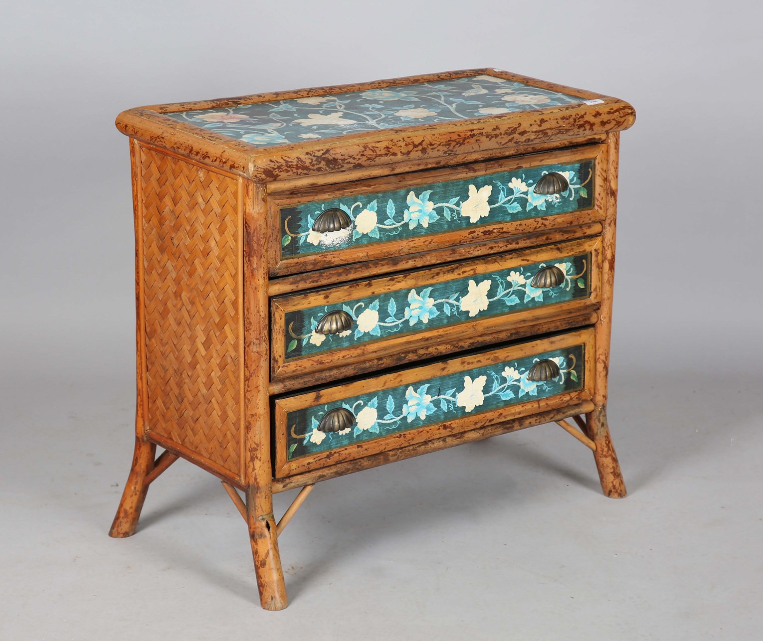 LOT 2106