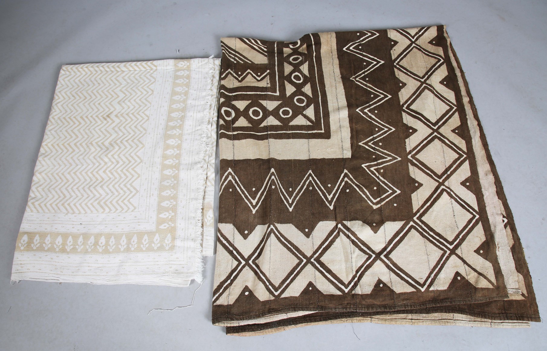 LOT 2332