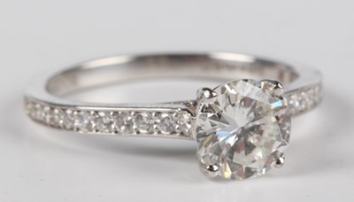 LOT 725