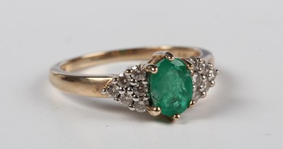LOT 751