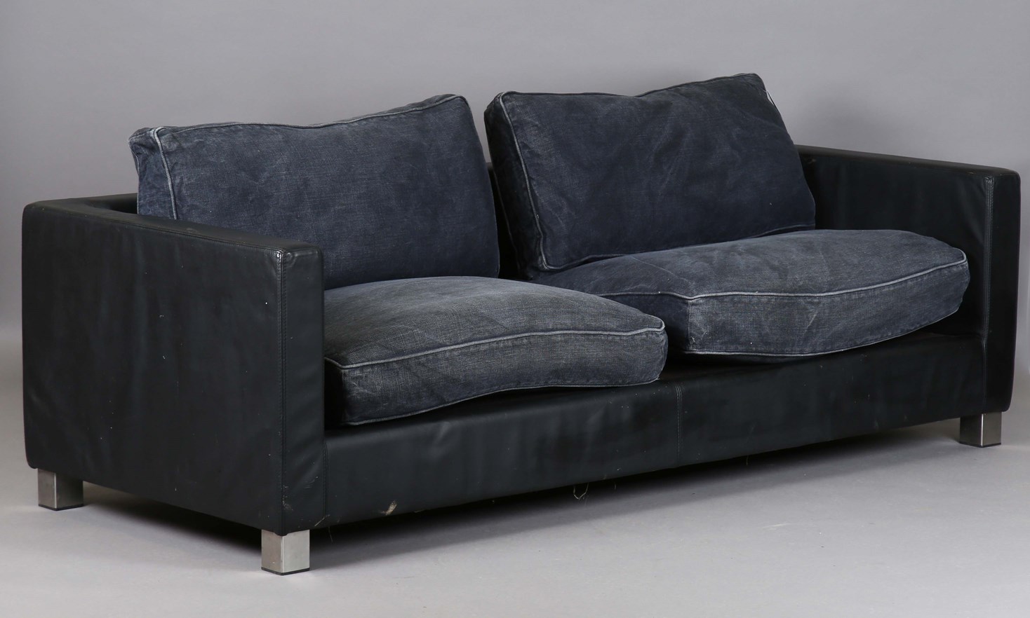 LOT 2111