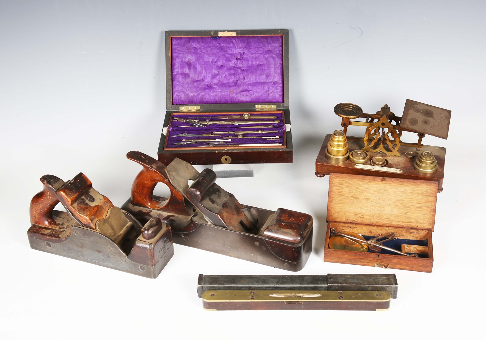 LOT 2581