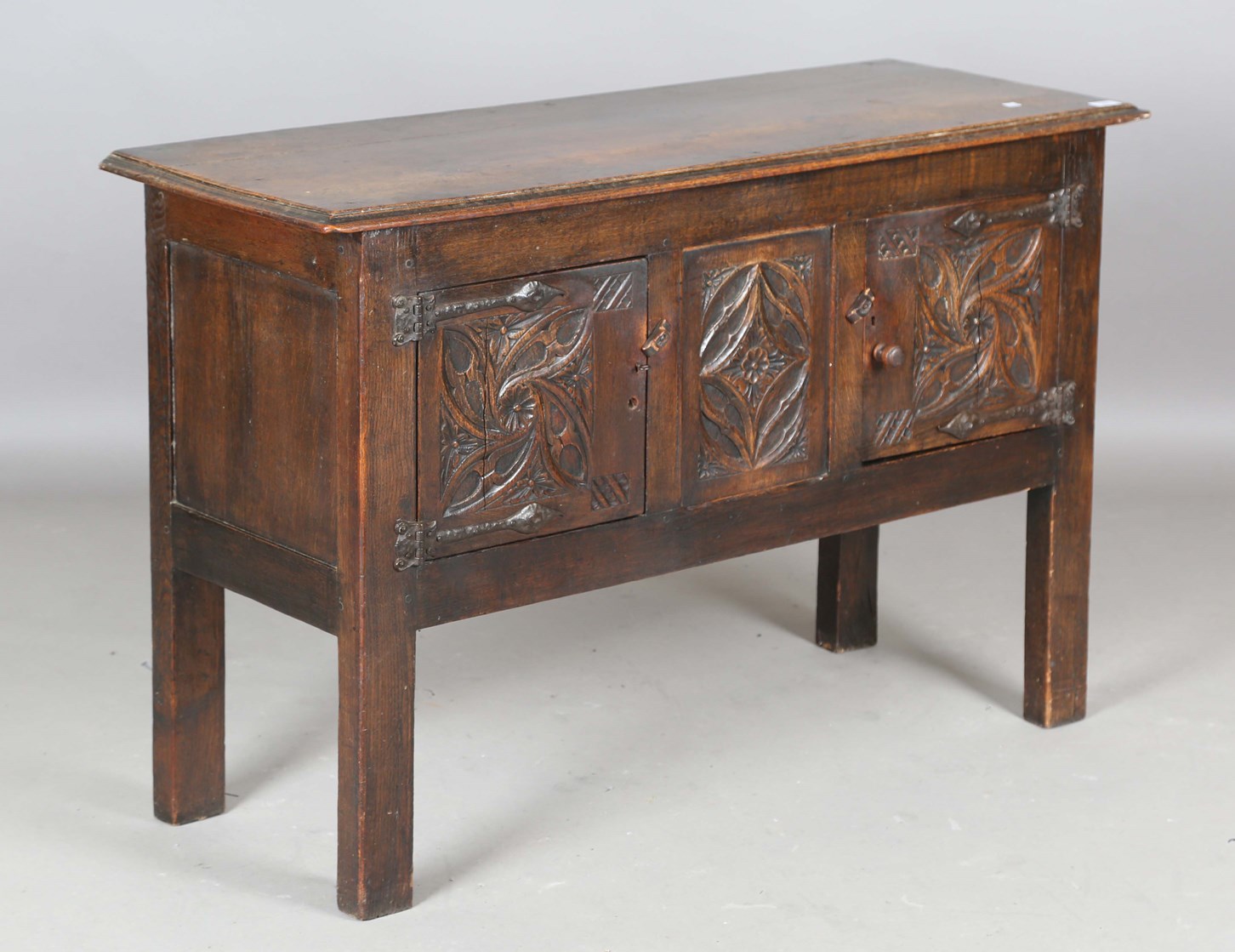 LOT 2084