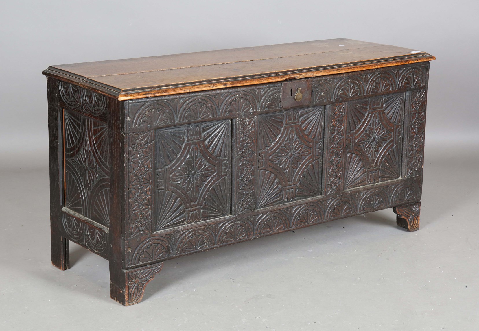 LOT 2124