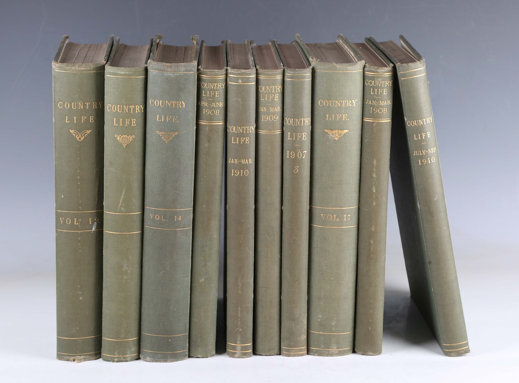LOT 2582