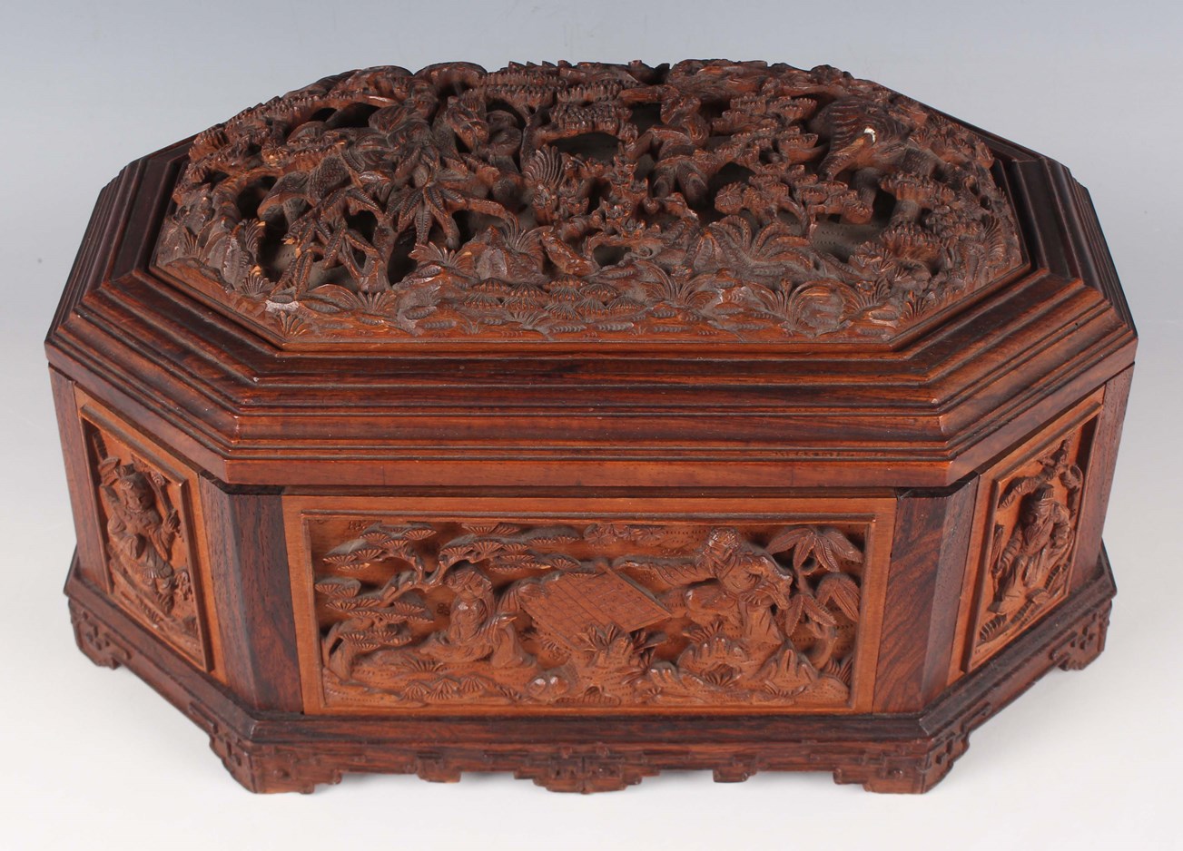 LOT 1195
