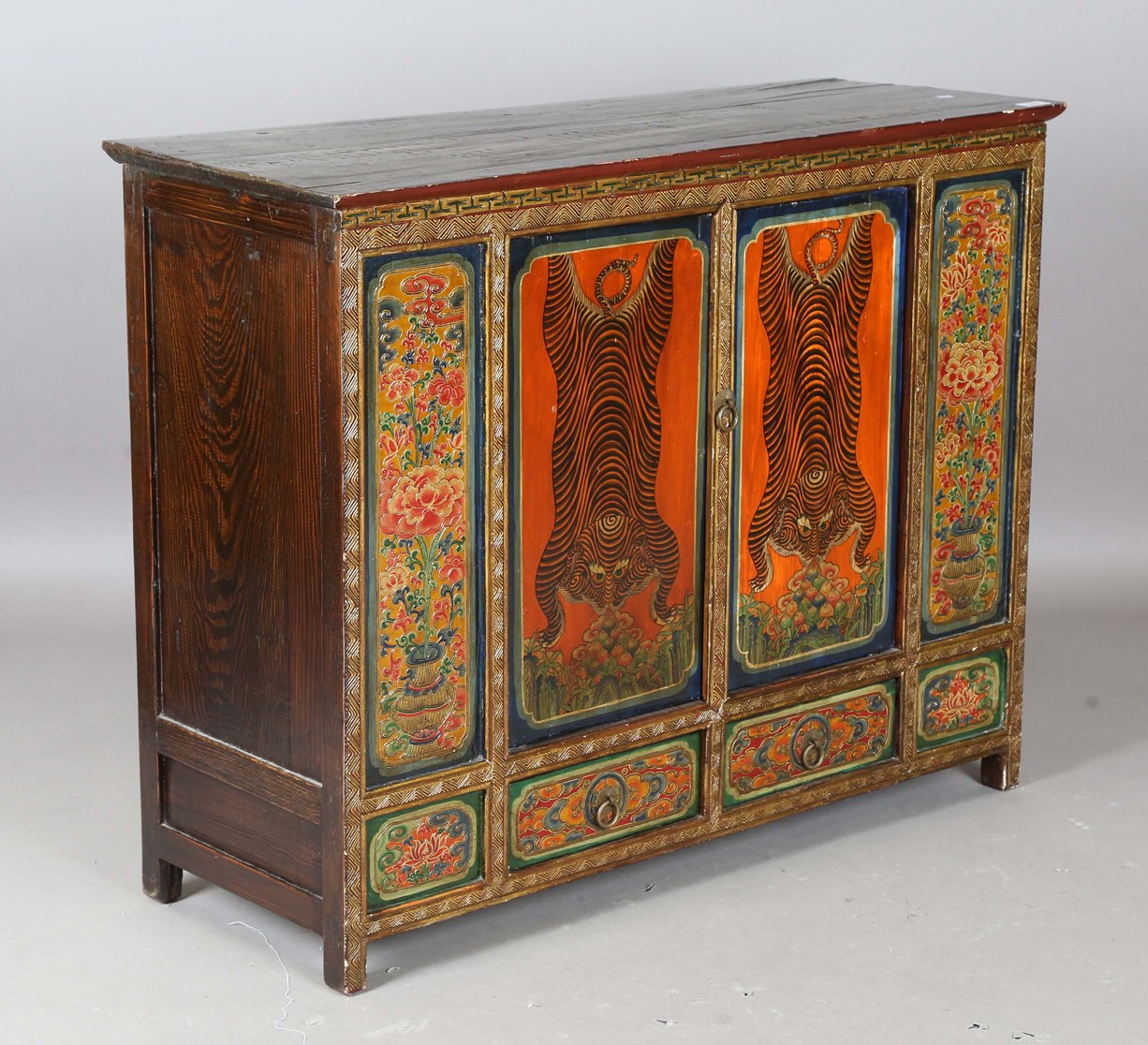 LOT 2075