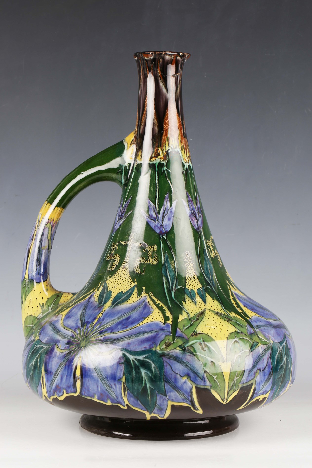 LOT 2370