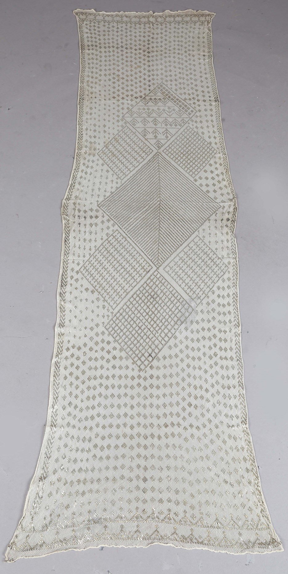 LOT 2810