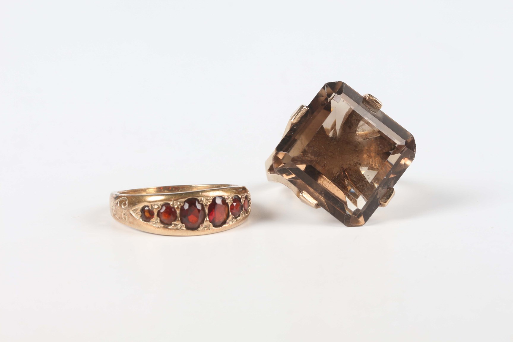 LOT 532