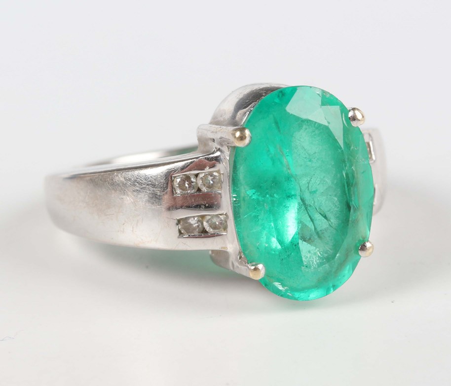 LOT 592